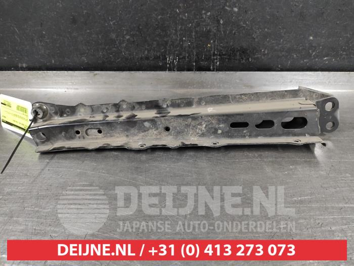 Begagnade Underram Toyota Verso 1.6 D-4D 16V Pris € 100,00 Marginaltabell erbjuds av V.Deijne Jap.Auto-onderdelen BV
