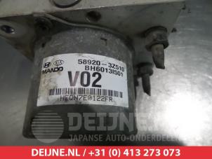 ABS-pump från en Hyundai i40 CW (VFC) 1.7 CRDi 16V 2012