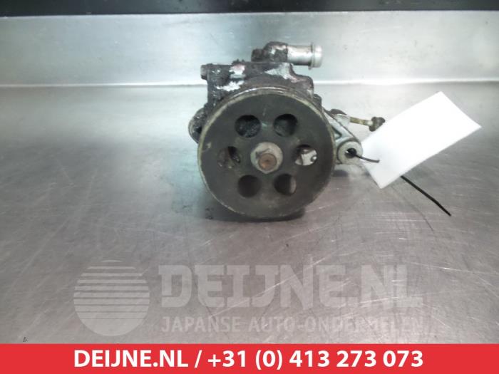 Usagé Pompe de direction Honda Civic (EG/EH) 1.5 DXi,LSi,VEi 16V Prix € 35,00 Règlement à la marge proposé par V.Deijne Jap.Auto-onderdelen BV