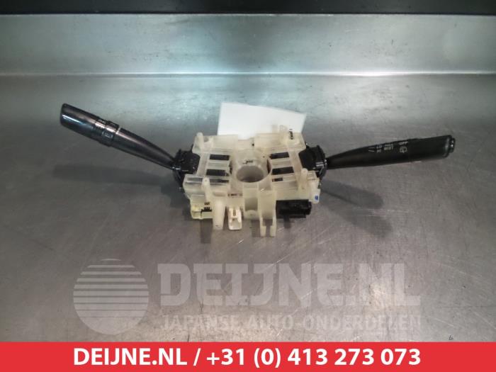 Begagnade Spak, rattstång Subaru Legacy Wagon (BH) 2.0 16V Pris € 30,00 Marginaltabell erbjuds av V.Deijne Jap.Auto-onderdelen BV