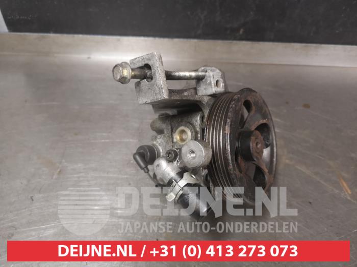 Usagé Pompe de direction Subaru Legacy Wagon (BH) 2.0 16V Prix € 75,00 Règlement à la marge proposé par V.Deijne Jap.Auto-onderdelen BV