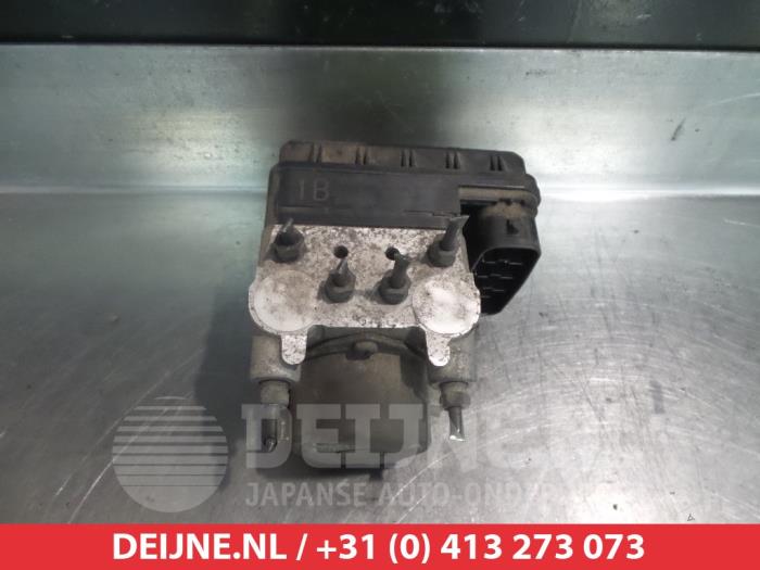 Usagé Pompe ABS Toyota RAV4 (A2) 2.0 D-4D 16V 4x4 Prix € 75,00 Règlement à la marge proposé par V.Deijne Jap.Auto-onderdelen BV