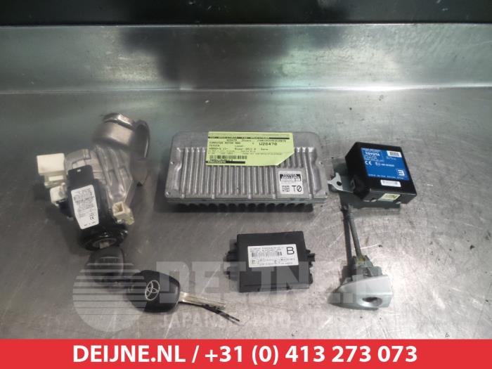 Engine management computer Toyota Verso S, 2010 / 2016 1.33 16V Dual VVT-I, MPV, Petrol, 1.329cc, 73kW (99pk), FWD, 1NRFE, 2010-11 / 2016-10, NSP12 (Used)