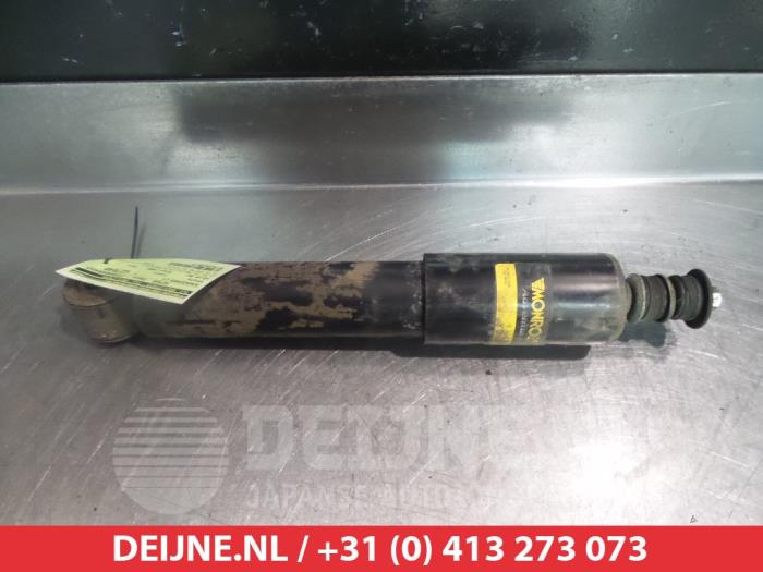 Fronts shock absorber, left from a Toyota Hilux III 2.5 D4-D 100 16V 4x4 2002