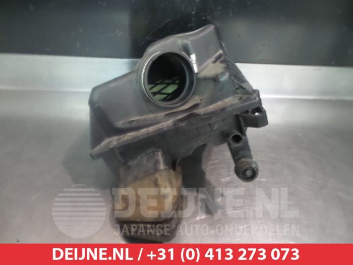 Begagnade Luftfilterhus Chevrolet Orlando (YYM/YYW) 2.0 D 16V Pris € 50,00 Marginaltabell erbjuds av V.Deijne Jap.Auto-onderdelen BV