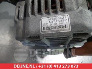 Dynamo van een Mitsubishi Space Runner (N6) 2.0i 16V 2000