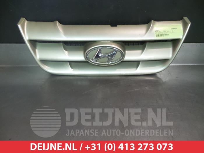 Używane Grill Hyundai Matrix 1.6 16V Cena € 25,00 Procedura marży oferowane przez V.Deijne Jap.Auto-onderdelen BV