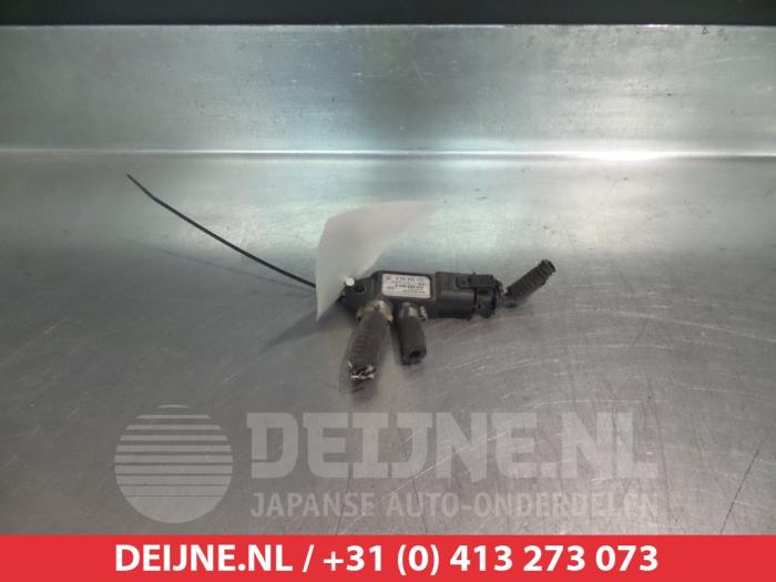 Used Particulate filter sensor Suzuki Grand Vitara II (JT) 1.9 DDiS Price € 20,00 Margin scheme offered by V.Deijne Jap.Auto-onderdelen BV