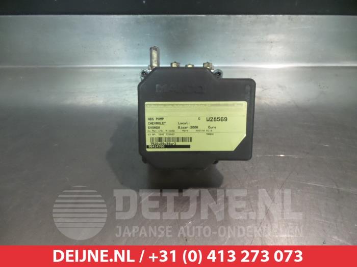 Begagnade ABS-pump Chevrolet Evanda 2.0 16V Pris € 25,00 Marginaltabell erbjuds av V.Deijne Jap.Auto-onderdelen BV