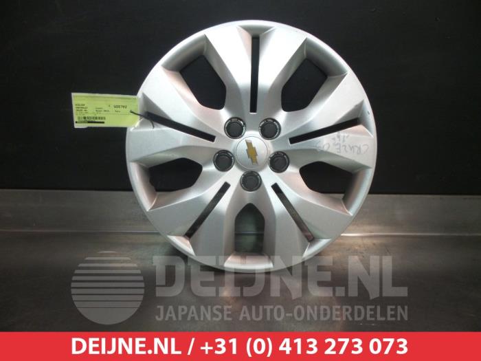 Wheel cover (spare) from a Daewoo Cruze 1.8 16V VVT Bifuel 2013