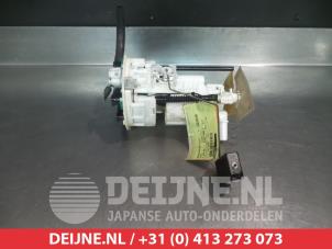 Usagé Pompe carburant électrique Lexus IS (E2) 220d 16V Prix sur demande proposé par V.Deijne Jap.Auto-onderdelen BV