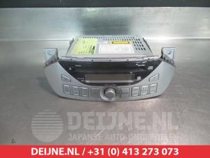 Used Radio Nissan Pixo (D31S) 1.0 12V Price € 35,00 Margin scheme offered by V.Deijne Jap.Auto-onderdelen BV