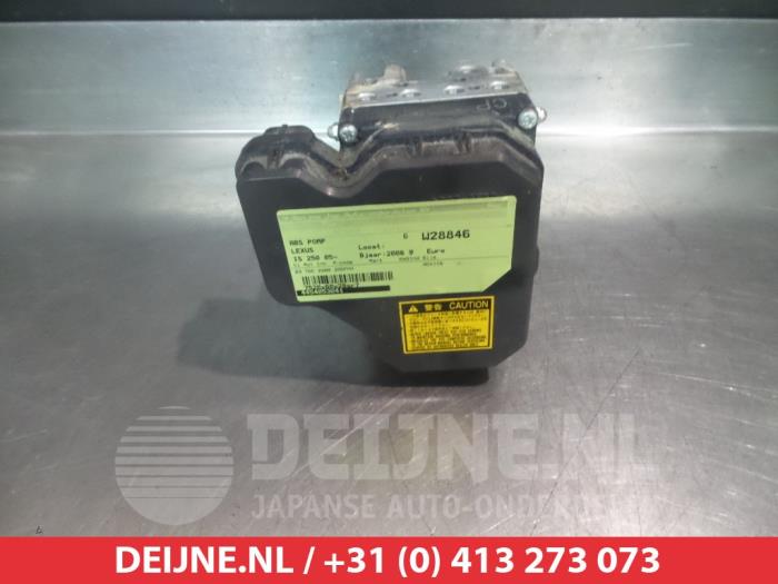 Begagnade ABS-pump Lexus IS (E2) 220d 16V Pris € 35,00 Marginaltabell erbjuds av V.Deijne Jap.Auto-onderdelen BV