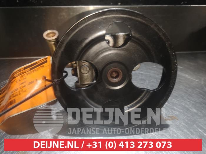 Usagé Pompe de direction Suzuki Grand Vitara I (FT/GT/HT) 2.0 TDi 16V Prix € 25,00 Règlement à la marge proposé par V.Deijne Jap.Auto-onderdelen BV