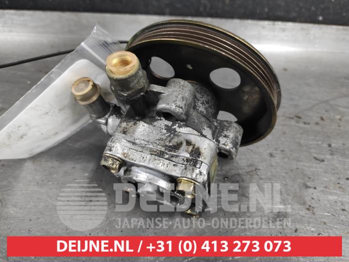 Usagé Pompe de direction Suzuki Liana (ERC/ERD/RH4) 1.3 MPi 16V Prix € 35,00 Règlement à la marge proposé par V.Deijne Jap.Auto-onderdelen BV