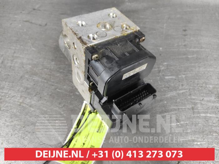 Usagé Bloc ABS Subaru Forester (SF) Prix € 50,00 Règlement à la marge proposé par V.Deijne Jap.Auto-onderdelen BV