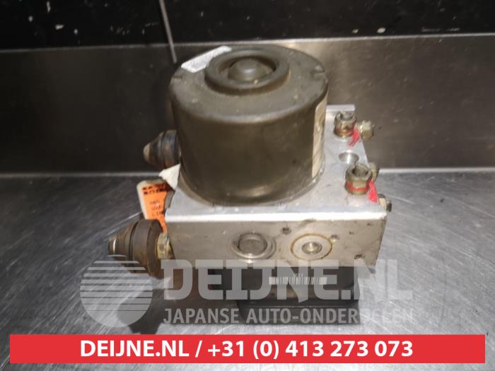 Begagnade ABS-pump Suzuki Liana (ERC/ERD/RH4) 1.4 DDiS 16V Pris € 35,00 Marginaltabell erbjuds av V.Deijne Jap.Auto-onderdelen BV