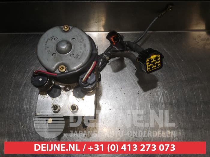 Begagnade ABS-pump Subaru Legacy Wagon (BH) 2.5 16V Pris € 60,00 Marginaltabell erbjuds av V.Deijne Jap.Auto-onderdelen BV