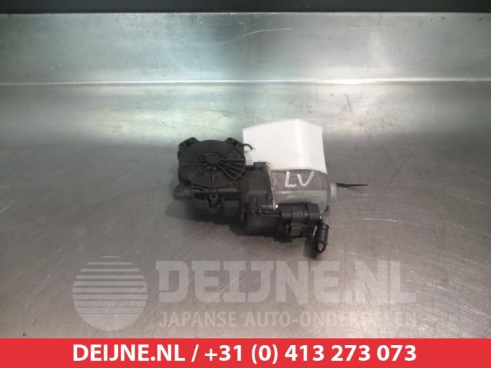 Usados Motor de ventanilla de puerta Nissan Note (E11) 1.4 16V Precio € 40,00 Norma de margen ofrecido por V.Deijne Jap.Auto-onderdelen BV