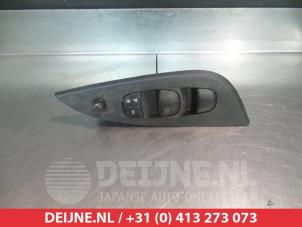 Used Multi-functional window switch Nissan Pulsar (C13) 1.2 DIG-T 16V Price on request offered by V.Deijne Jap.Auto-onderdelen BV