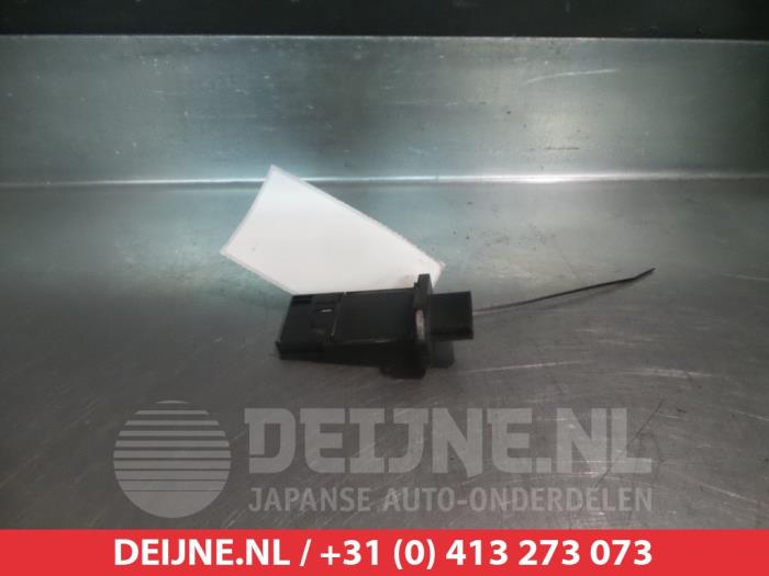 Usagé Débitmètre Nissan Micra C+C (K12) 1.6 16V Prix € 15,00 Règlement à la marge proposé par V.Deijne Jap.Auto-onderdelen BV