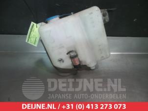 Used Front windscreen washer reservoir Ssang Yong Rodius 2.7 270 Xdi 20V 4x2 Price on request offered by V.Deijne Jap.Auto-onderdelen BV