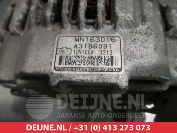 Dynamo van een Mitsubishi Outlander (CU) 2.0 16V 4x4 2003