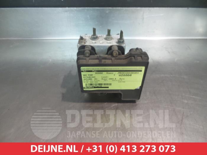 Begagnade ABS-pump Mitsubishi Outlander (CU) 2.0 16V 4x4 Pris € 50,00 Marginaltabell erbjuds av V.Deijne Jap.Auto-onderdelen BV