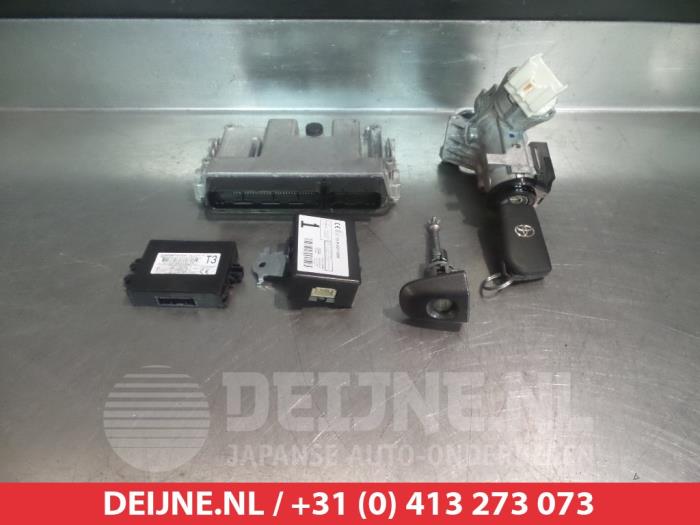 Used Engine management computer Toyota Yaris III (P13) 1.0 12V VVT-i Price € 150,00 Margin scheme offered by V.Deijne Jap.Auto-onderdelen BV
