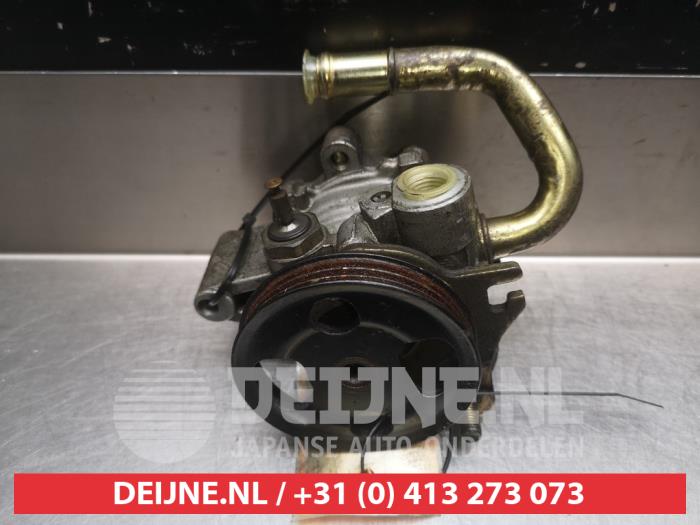 Usagé Pompe de direction Daihatsu Move (L9) 1.0 12V Prix € 25,00 Règlement à la marge proposé par V.Deijne Jap.Auto-onderdelen BV
