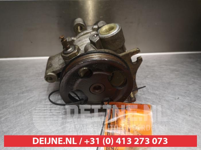Usagé Pompe de direction Daihatsu Sirion/Storia (M1) 1.0 12V Prix € 30,00 Règlement à la marge proposé par V.Deijne Jap.Auto-onderdelen BV