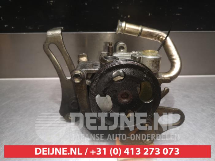Usagé Pompe de direction Daihatsu Sirion/Storia (M1) 1.0 12V Prix € 30,00 Règlement à la marge proposé par V.Deijne Jap.Auto-onderdelen BV