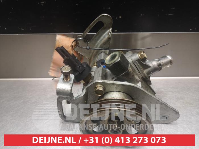 Usagé Pompe de direction Daihatsu Charade (G200/201/202/203/204) 1.3i TX/CX 16V Prix € 35,00 Règlement à la marge proposé par V.Deijne Jap.Auto-onderdelen BV