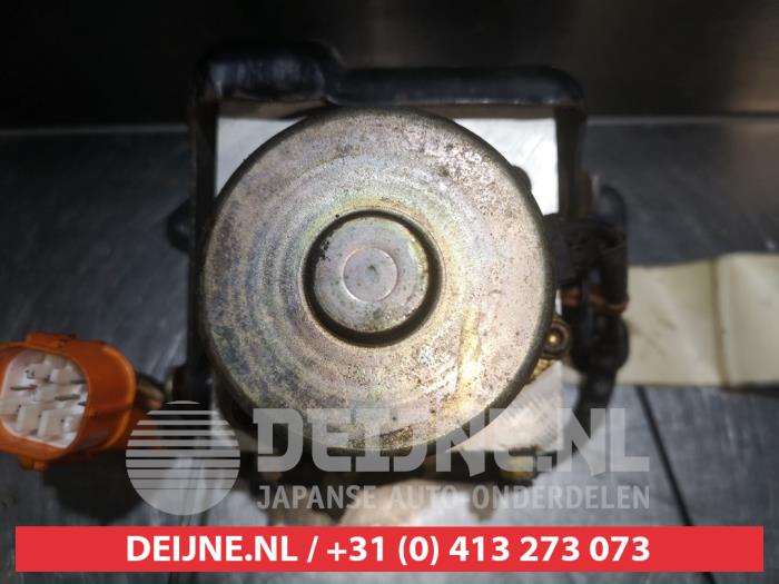 Używane Pompa ABS Honda CR-V (RD1/3) 2.0i 16V VTEC Cena € 35,00 Procedura marży oferowane przez V.Deijne Jap.Auto-onderdelen BV