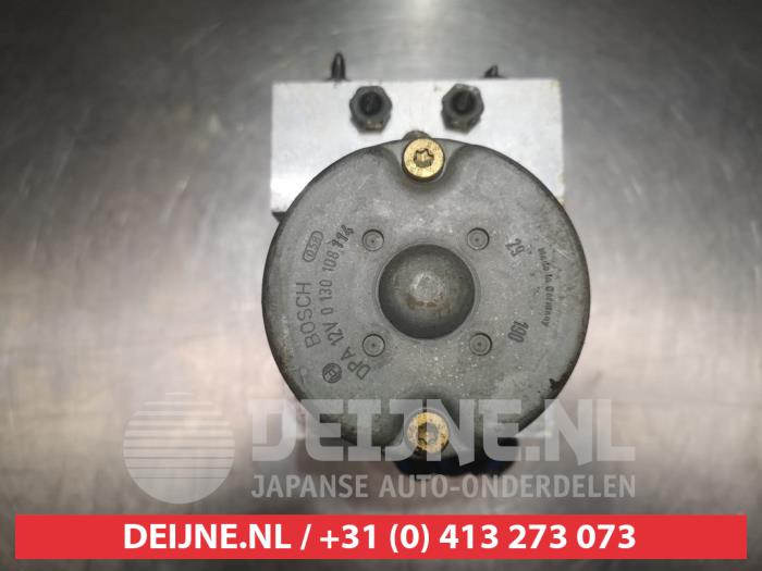 Używane Pompa ABS Nissan Micra (K11) 1.0 16V Cena € 35,00 Procedura marży oferowane przez V.Deijne Jap.Auto-onderdelen BV