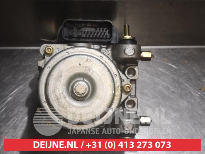 Usagé Pompe ABS Honda S2000 (AP1) 2.0 16V VTEC Prix € 150,00 Règlement à la marge proposé par V.Deijne Jap.Auto-onderdelen BV