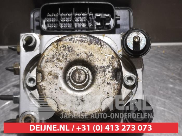 Begagnade ABS-pump Daihatsu Cuore (L251/271/276) 1.0 12V DVVT Pris € 50,00 Marginaltabell erbjuds av V.Deijne Jap.Auto-onderdelen BV