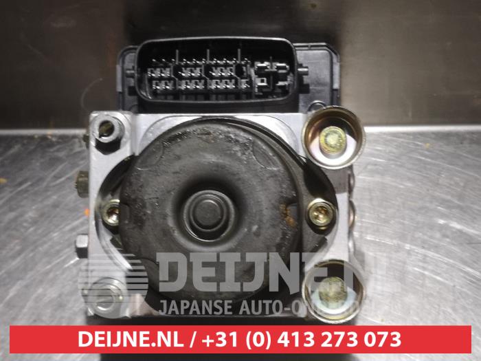 Begagnade ABS-pump Daihatsu Cuore (L251/271/276) 1.0 12V DVVT Pris € 50,00 Marginaltabell erbjuds av V.Deijne Jap.Auto-onderdelen BV