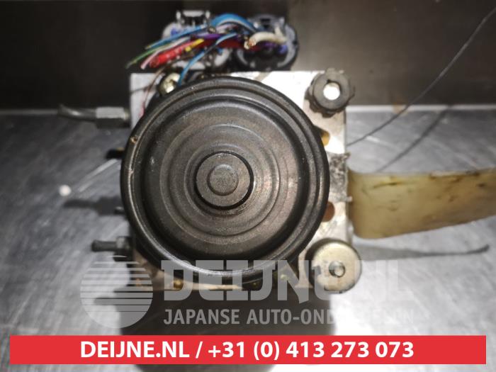 Usagé Pompe ABS Daihatsu Terios (J1) 1.3 16V 4x4 Prix € 25,00 Règlement à la marge proposé par V.Deijne Jap.Auto-onderdelen BV