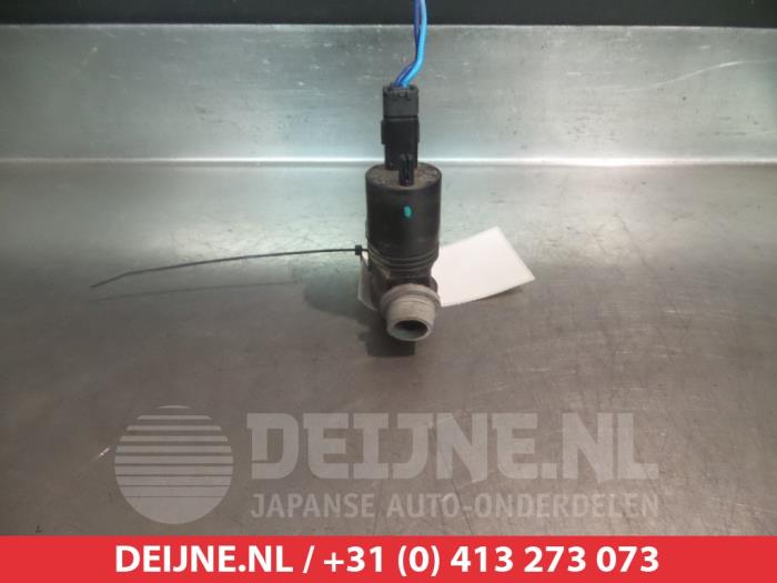 Używane Pompa spryskiwacza przód Nissan Note (E12) 1.5 dCi 90 Cena na żądanie oferowane przez V.Deijne Jap.Auto-onderdelen BV