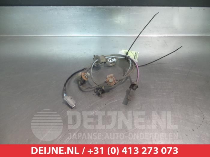 Begagnade ABS-sensor Subaru XV (GP) 2.0 D AWD 16V Pris € 25,00 Marginaltabell erbjuds av V.Deijne Jap.Auto-onderdelen BV