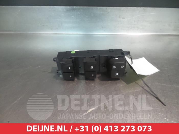 Usados Interruptor combinado de ventanillas Hyundai i10 (B5) 1.0 12V Precio € 35,00 Norma de margen ofrecido por V.Deijne Jap.Auto-onderdelen BV