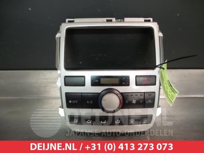 Toyota Avensis Verso 01- Heater control panels stock