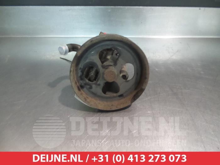 Begagnade Servostyrningspump Mitsubishi L-200 2.5 DI-D 4x4 Pris € 75,00 Marginaltabell erbjuds av V.Deijne Jap.Auto-onderdelen BV