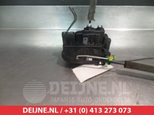 Gebrauchte Türschlossmechanik 4-türig links vorne Nissan Navara (D40) Preis auf Anfrage angeboten von V.Deijne Jap.Auto-onderdelen BV