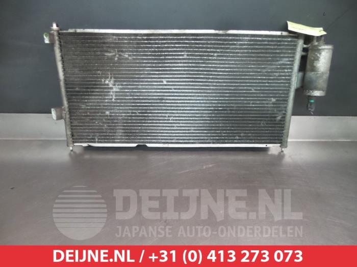 Air conditioning condenser from a Nissan Almera Tino (V10M) 2.2 Di 16V 2001