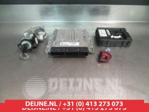 Usagé Serrure de contact + clé Nissan Juke (F15) 1.5 dCi Prix sur demande proposé par V.Deijne Jap.Auto-onderdelen BV