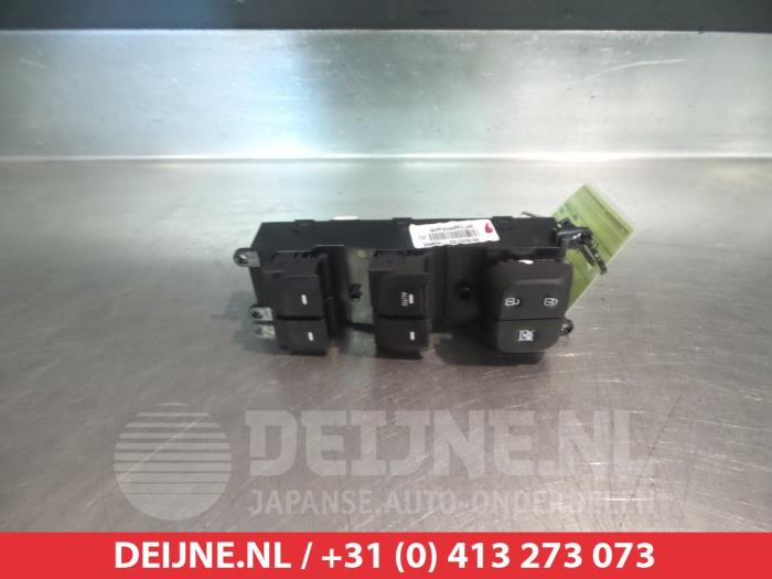 Usados Interruptor combinado de ventanillas Hyundai i10 (B5) 1.0 12V Precio € 35,00 Norma de margen ofrecido por V.Deijne Jap.Auto-onderdelen BV