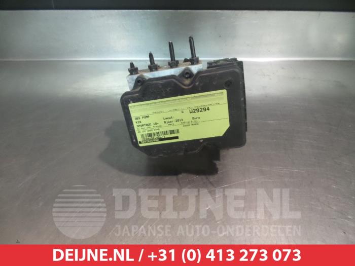 Begagnade ABS-pump Kia Sportage (SL) 2.0 CRDi 16V VGT 4x4 Pris € 100,00 Marginaltabell erbjuds av V.Deijne Jap.Auto-onderdelen BV