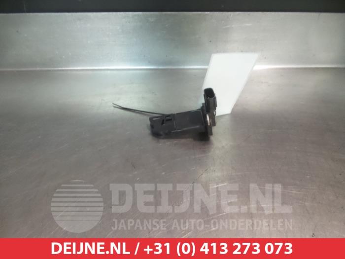 Begagnade Luftflödesmätare Toyota Auris (E18) 1.4 D-4D-F 16V Pris € 35,00 Marginaltabell erbjuds av V.Deijne Jap.Auto-onderdelen BV
